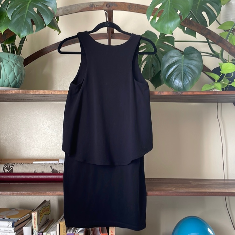 Black casual sleeveless dress